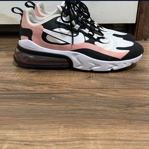 Nike Air270 Reacts